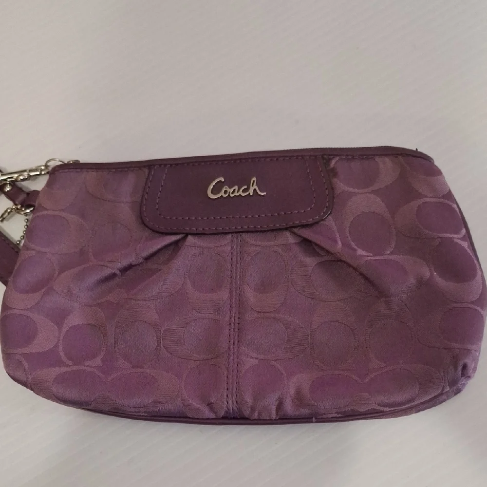 COACH Ashley Wristlet in SV/Rose
